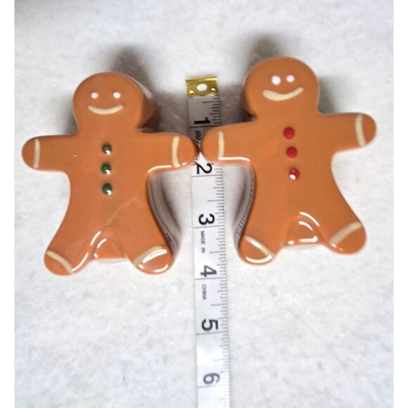 Gingerbread Man Ceramic Salt & Pepper Shakers Set - Picture 2 of 7